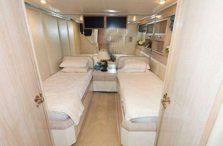 LIQUIDITY 102ft Broward Yacht For Sale