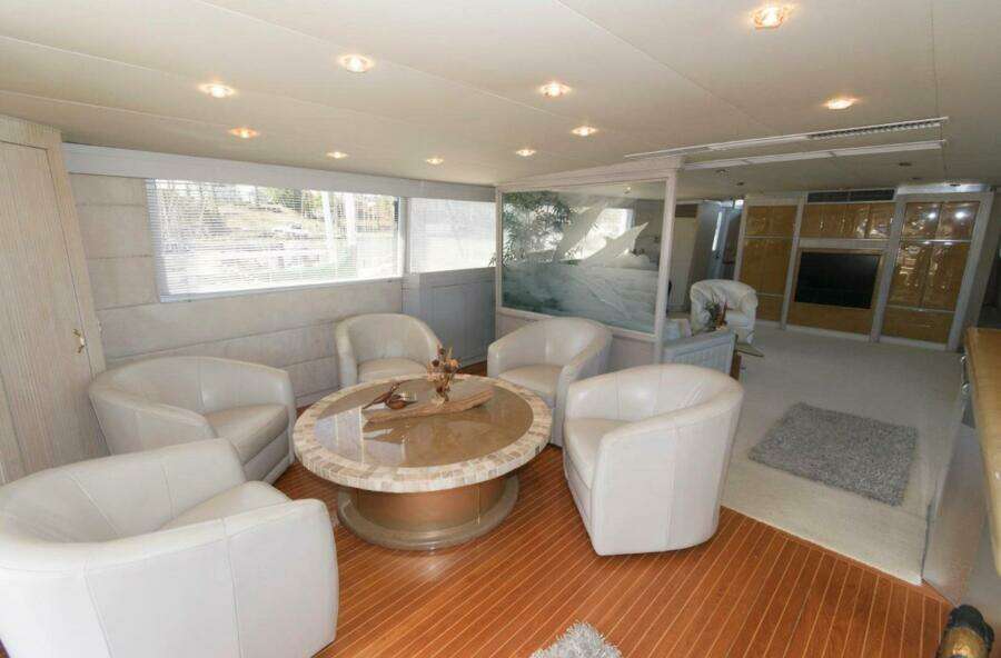 LIQUIDITY 102ft Broward Yacht For Sale