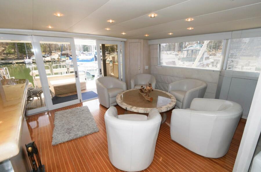 102' 1984 Broward Raised Pilothouse