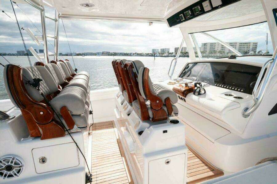 2021 Valhalla Boatworks V-46-GO ROUTE-Helm 2