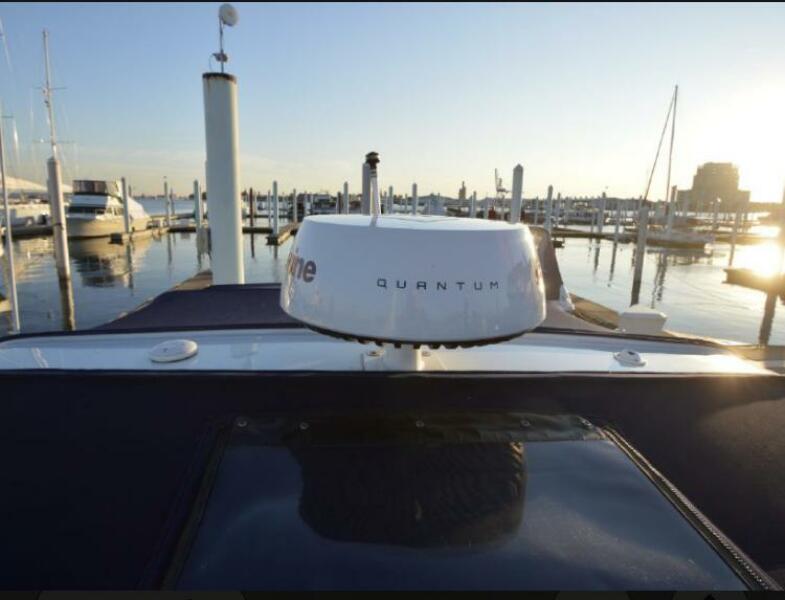 33' 2006 Chaparral 330 signature