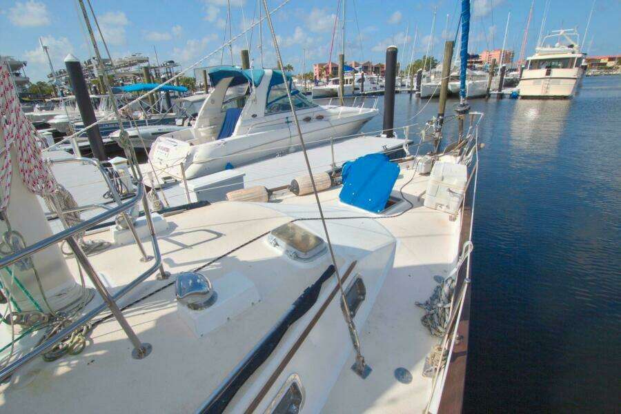 Kindred Spirit 43ft Morgan Yacht For Sale