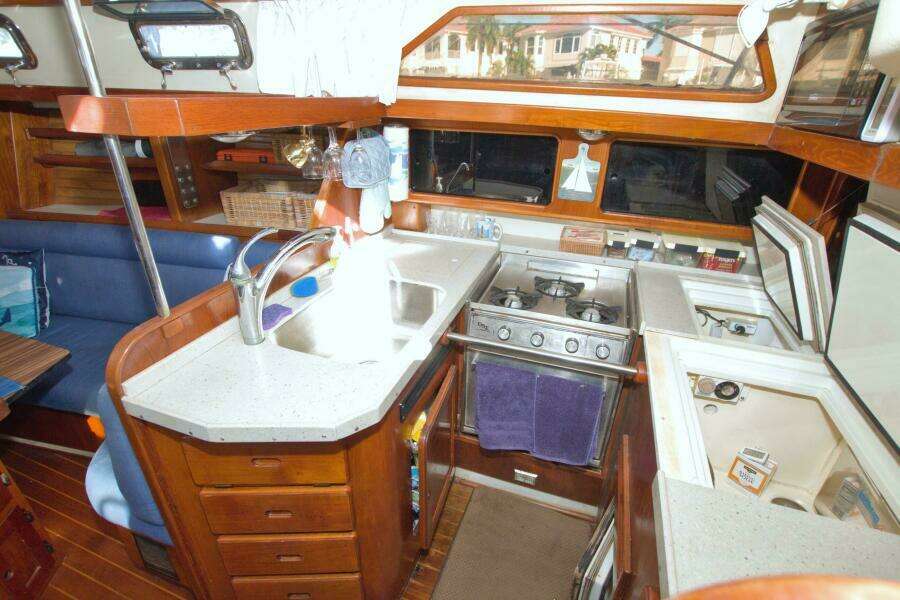 Kindred Spirit 43ft Morgan Yacht For Sale