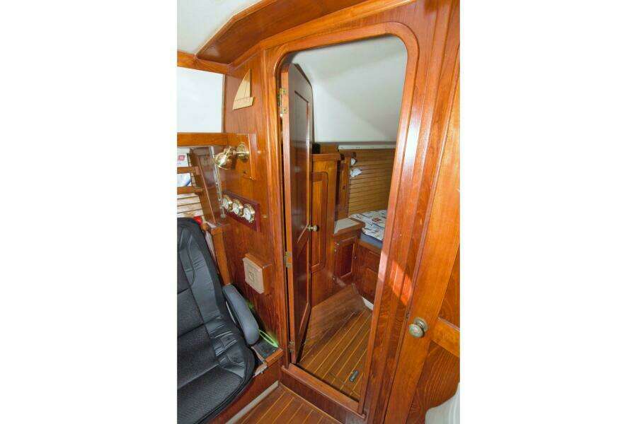 Kindred Spirit 43ft Morgan Yacht For Sale