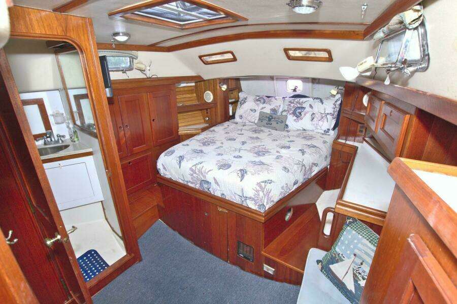 Kindred Spirit 43ft Morgan Yacht For Sale
