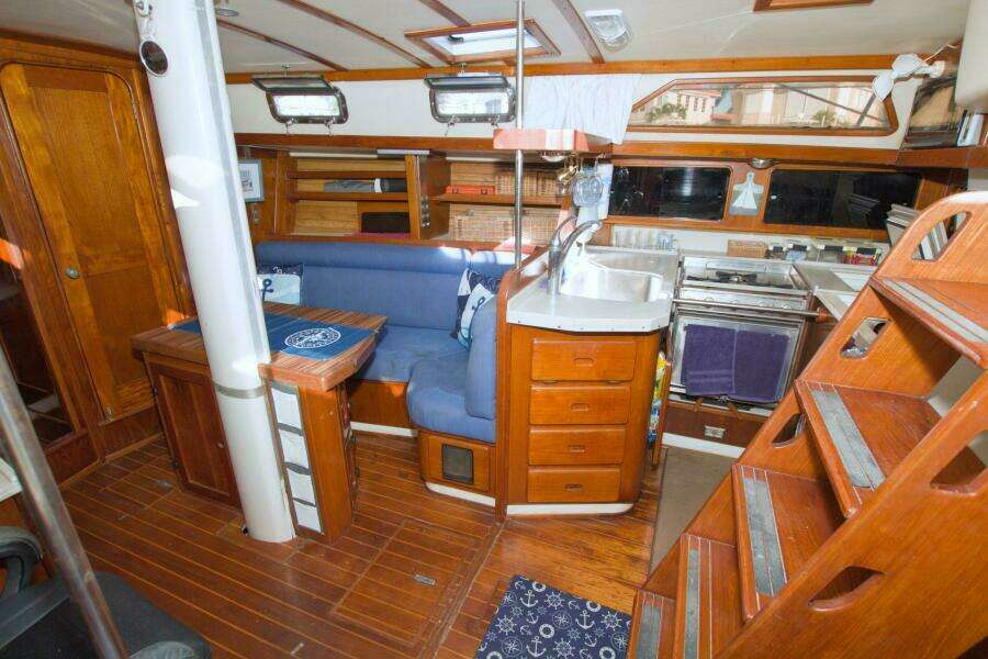 Kindred Spirit 43ft Morgan Yacht For Sale
