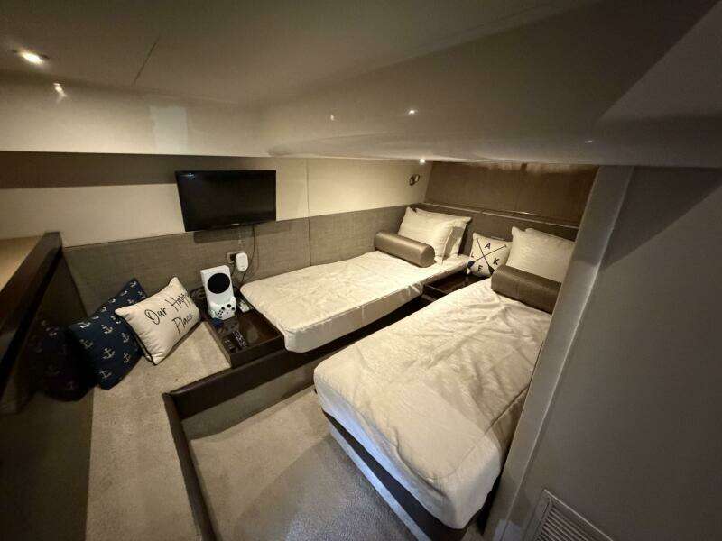 Aquarius 40ft Sea Ray Yacht For Sale