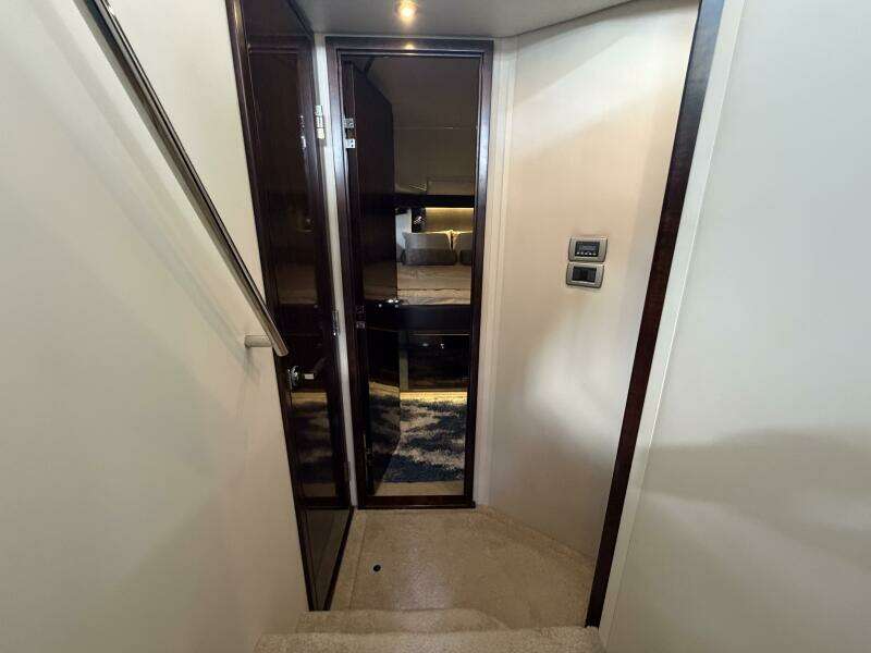 Aquarius 40ft Sea Ray Yacht For Sale