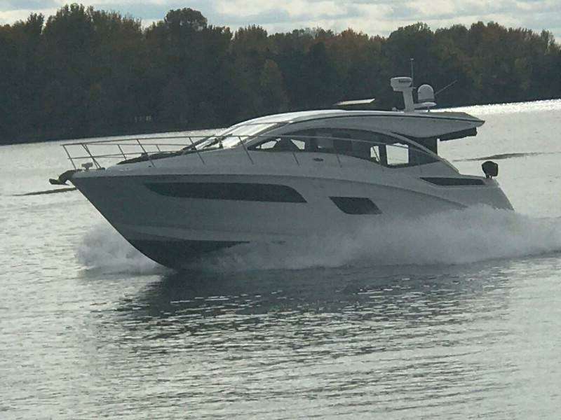 Aquarius 40ft Sea Ray Yacht For Sale
