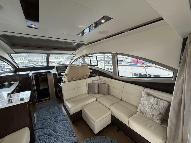 40' 2017 Sea Ray 400 Sundancer