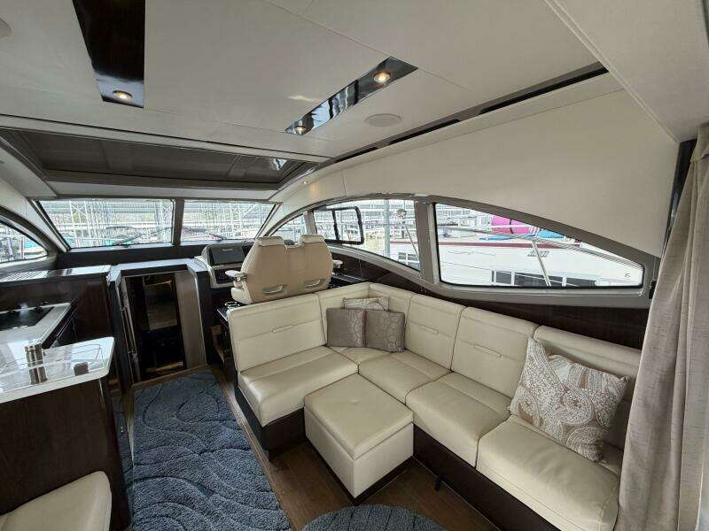 Aquarius 40ft Sea Ray Yacht For Sale