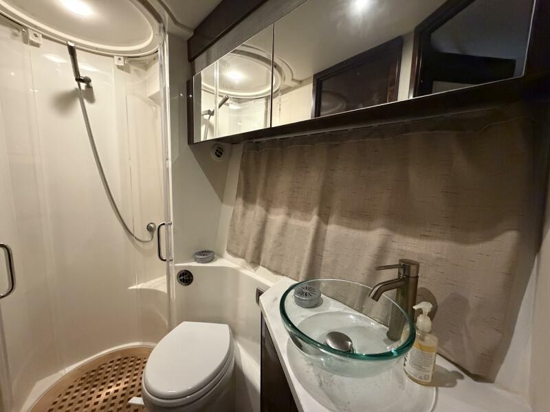 40' 2017 Sea Ray 400 Sundancer