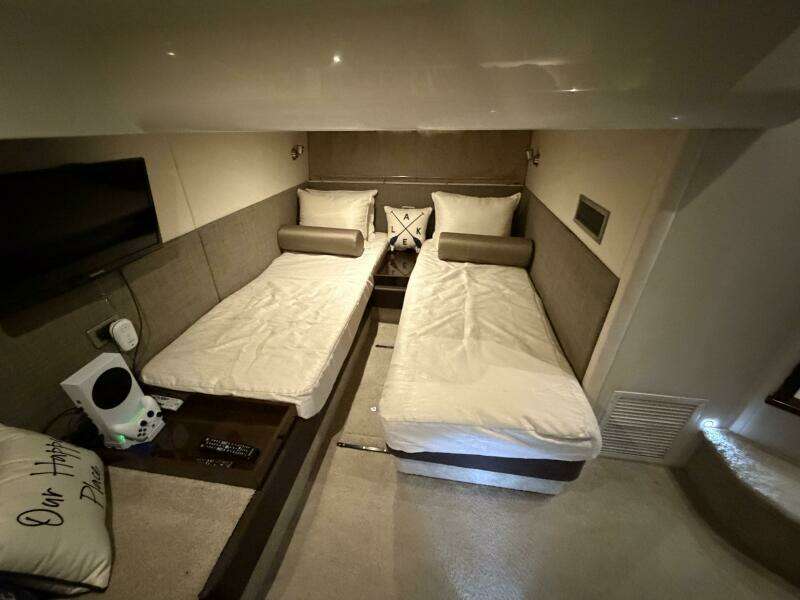 Aquarius 40ft Sea Ray Yacht For Sale