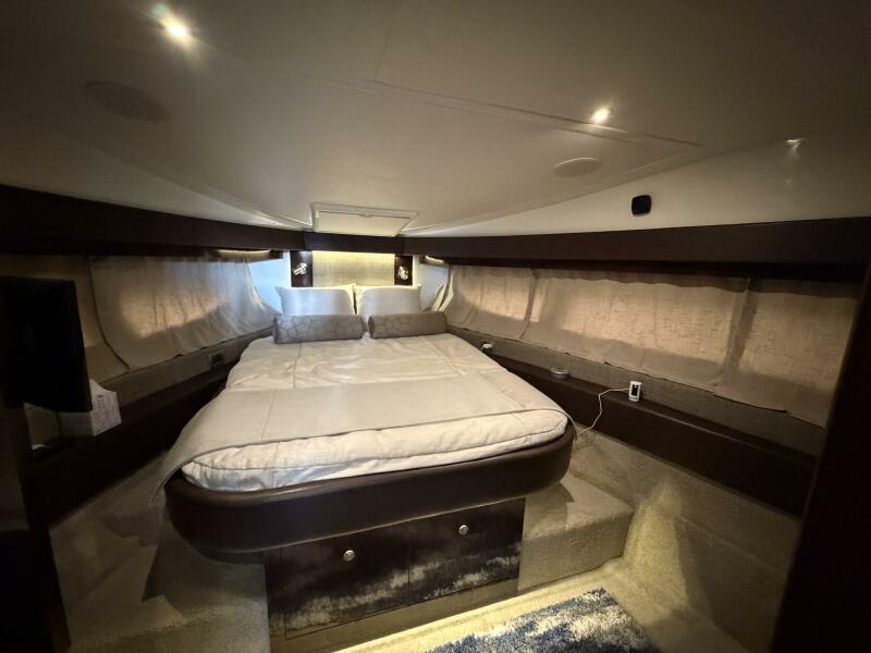 40' 2017 Sea Ray 400 Sundancer