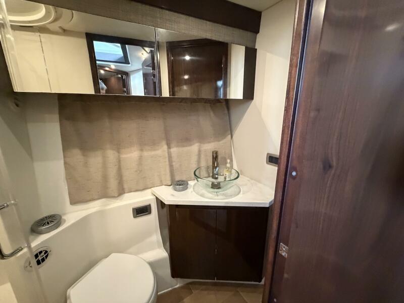 40' 2017 Sea Ray 400 Sundancer