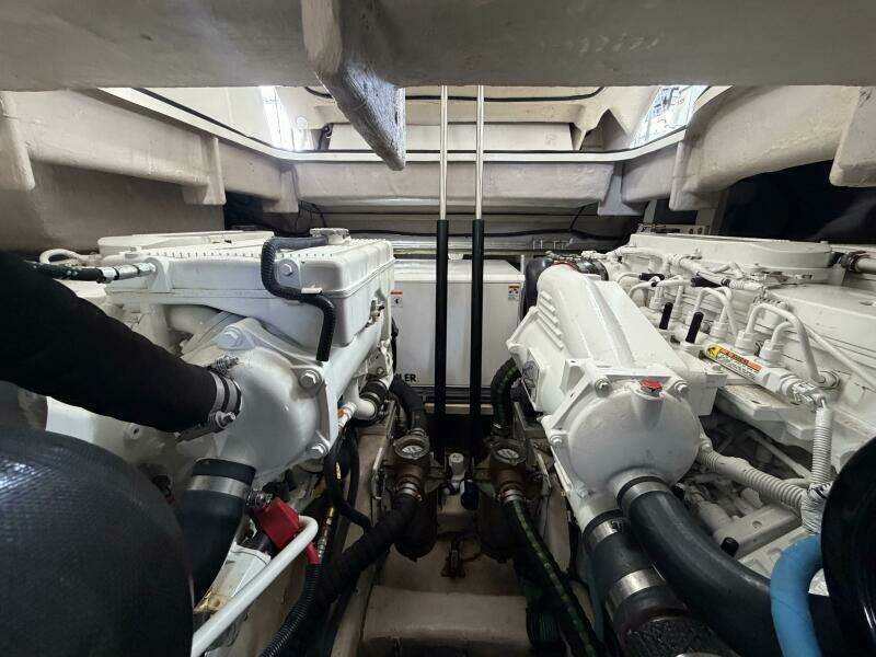 Aquarius 40ft Sea Ray Yacht For Sale