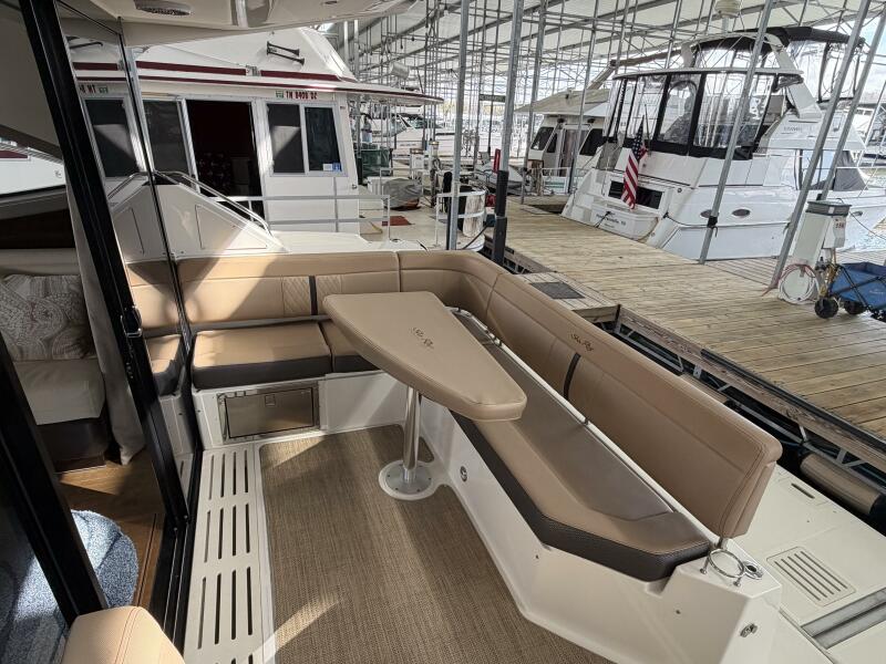 40' 2017 Sea Ray 400 Sundancer