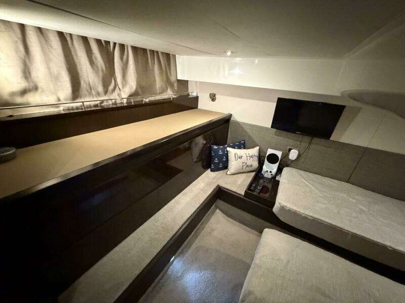 Aquarius 40ft Sea Ray Yacht For Sale