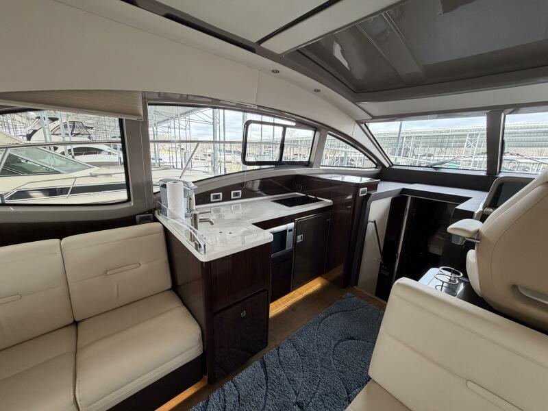 40' 2017 Sea Ray 400 Sundancer