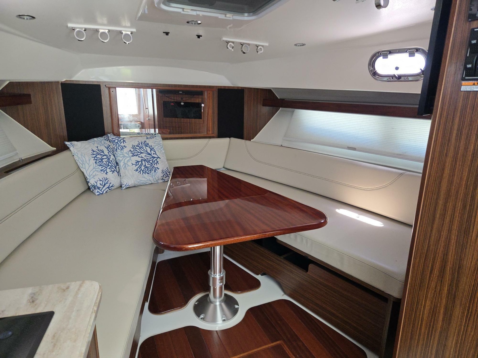 2019 Pursuit 355 Offshore