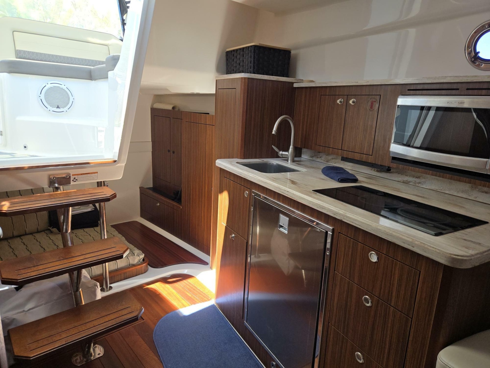 2019 Pursuit 355 Offshore