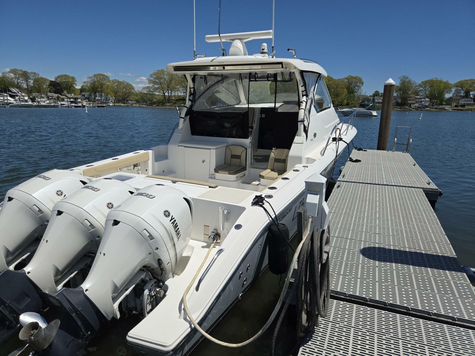 2019 Pursuit 355 Offshore
