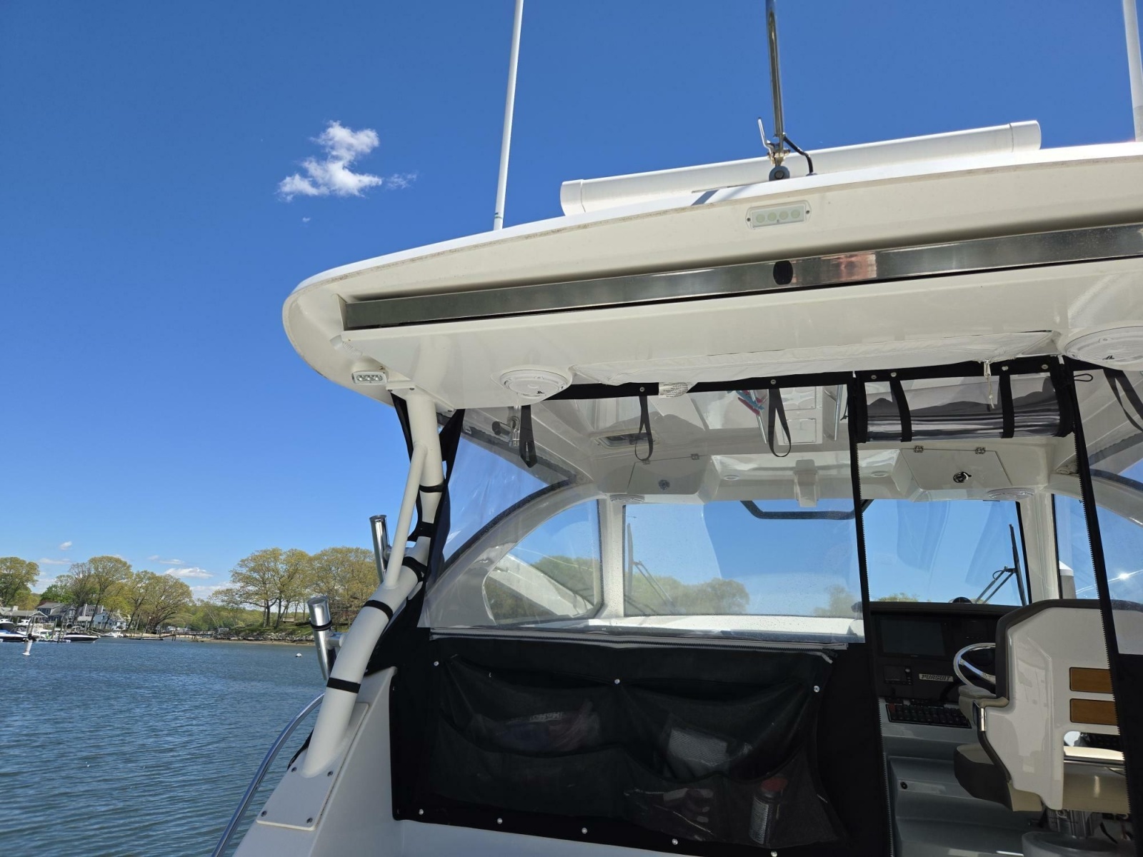 2019 Pursuit 355 Offshore