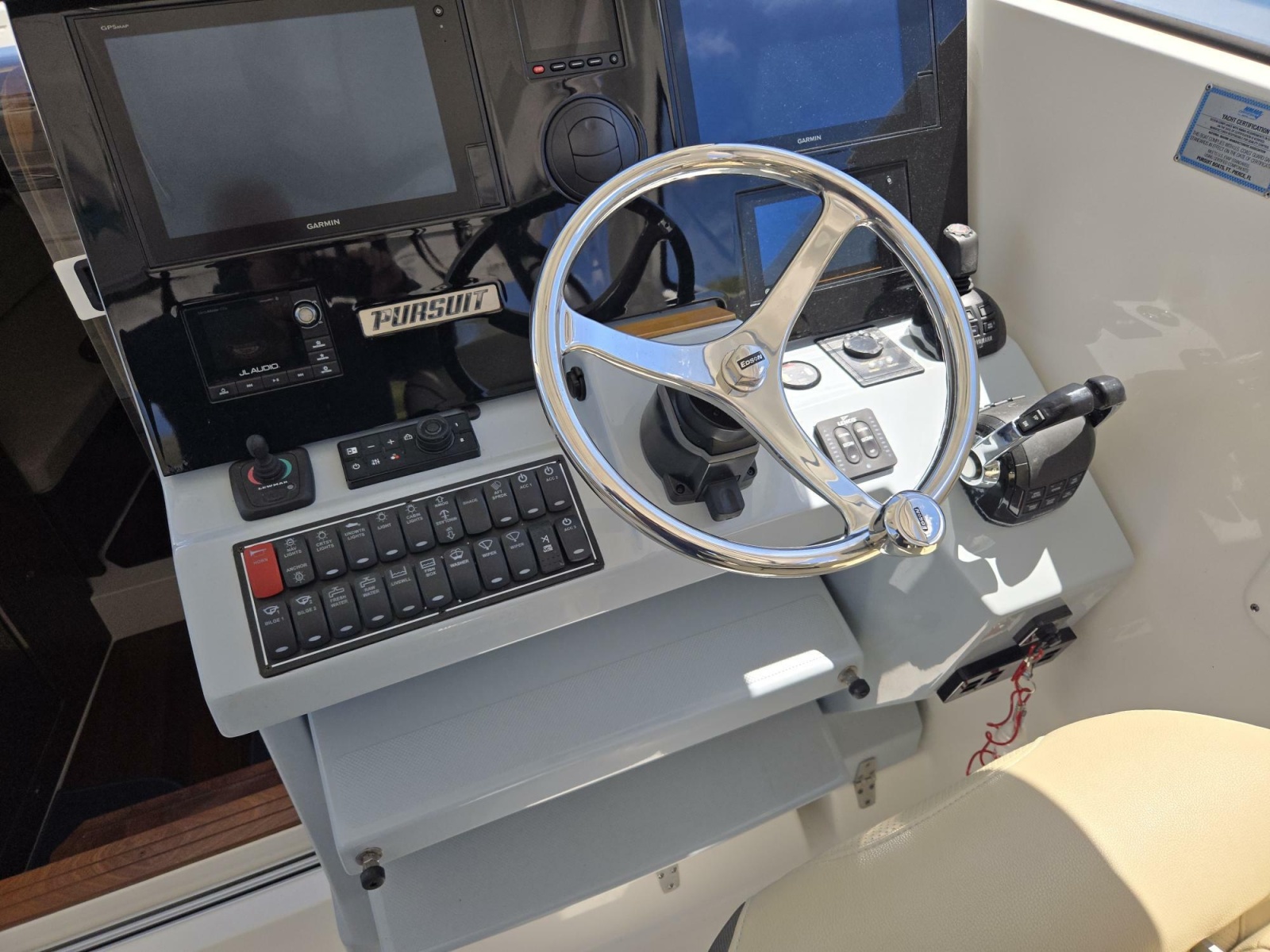 2019 Pursuit 355 Offshore