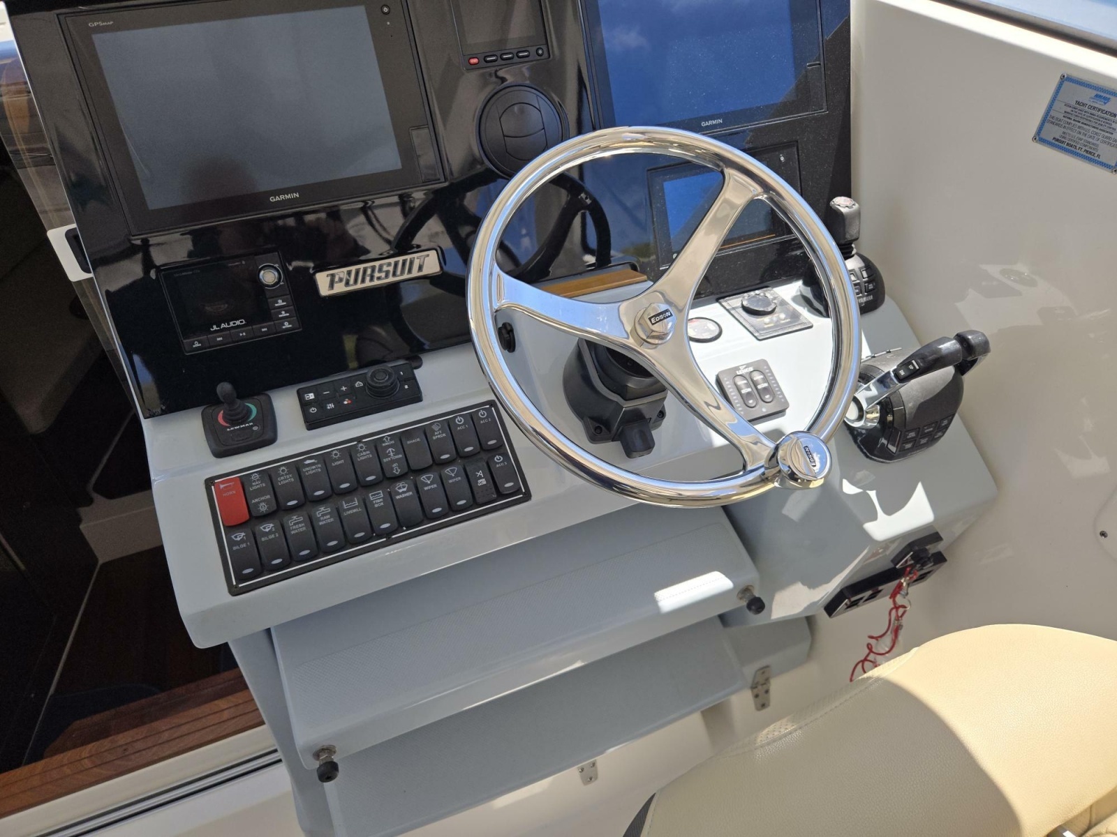 2019 Pursuit 355 Offshore