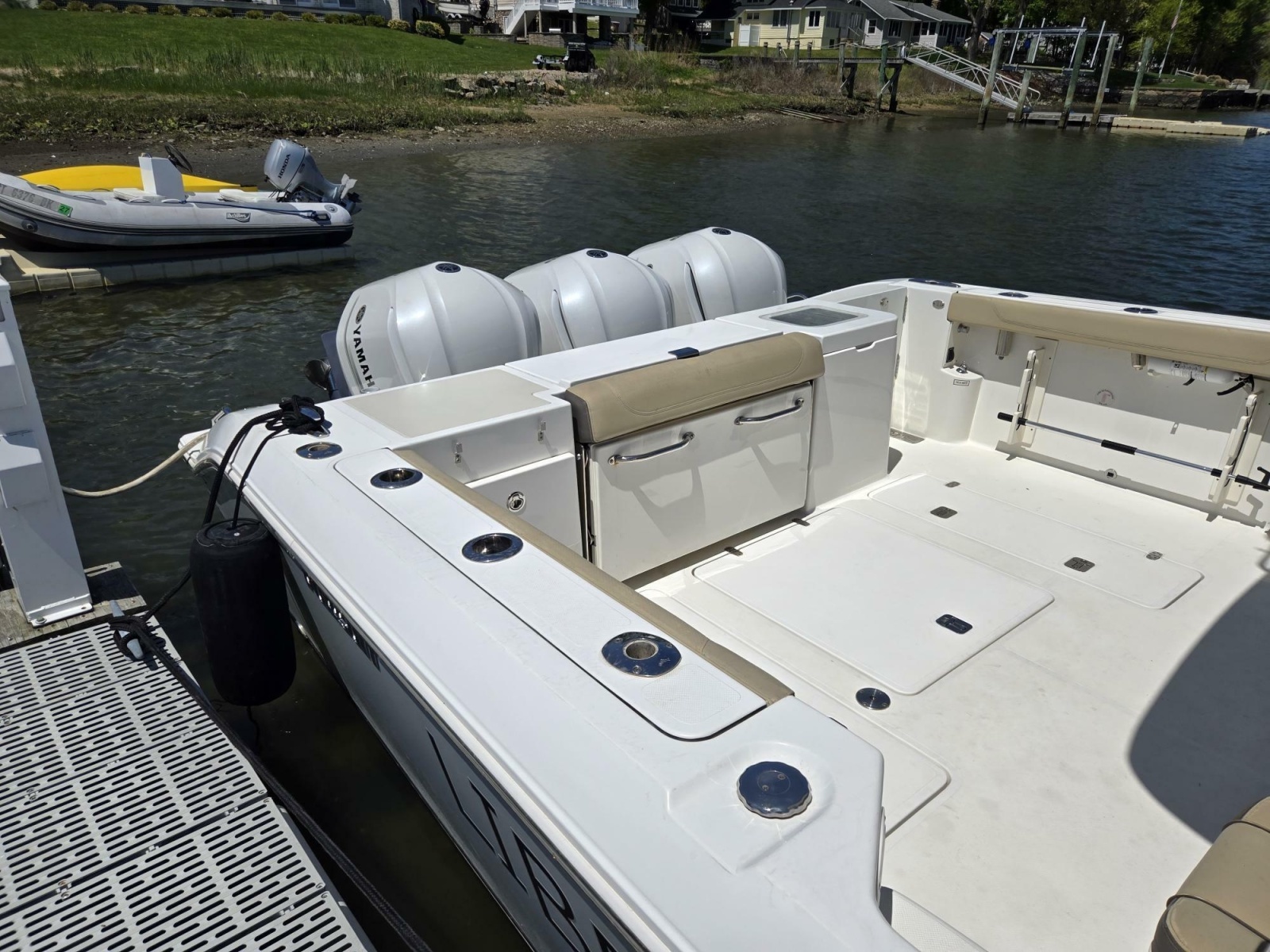 2019 Pursuit 355 Offshore