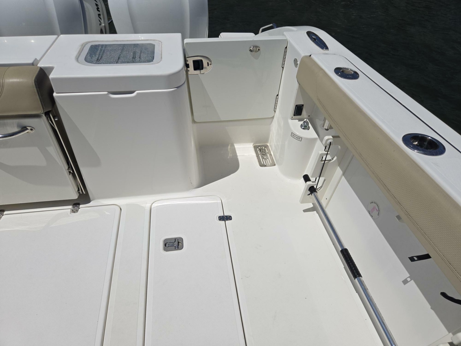 2019 Pursuit 355 Offshore