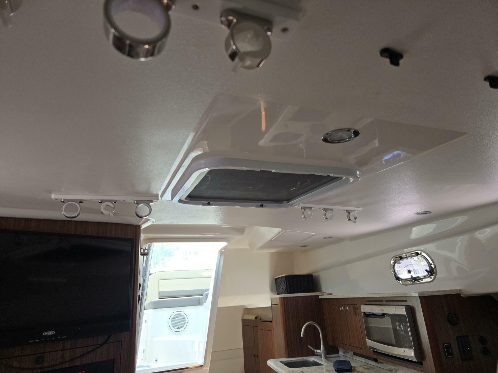 2019 Pursuit 355 Offshore