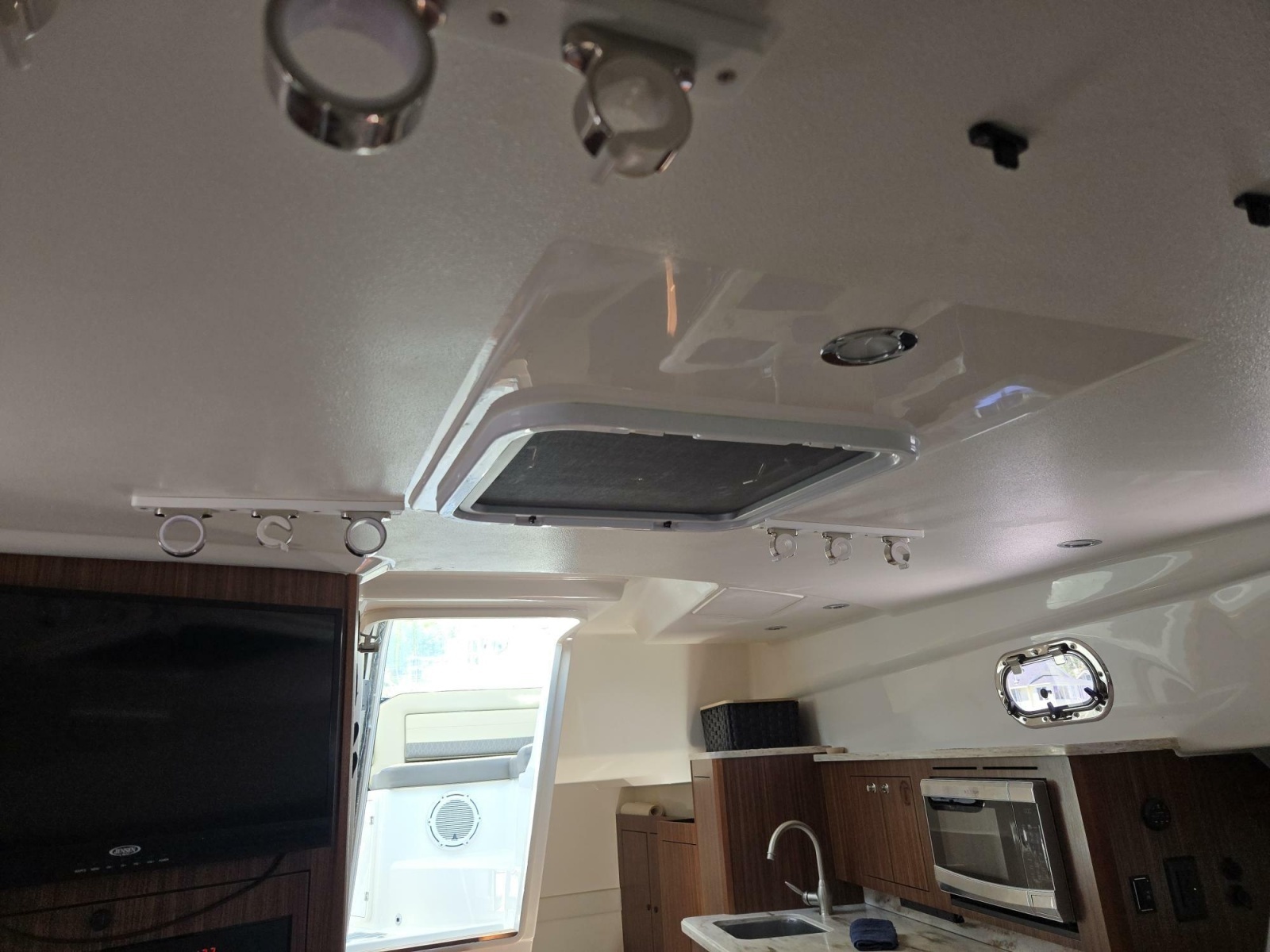 2019 Pursuit 355 Offshore