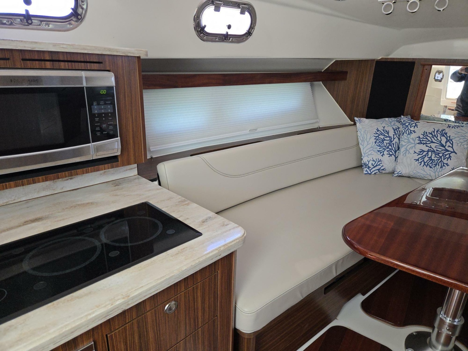 2019 Pursuit 355 Offshore