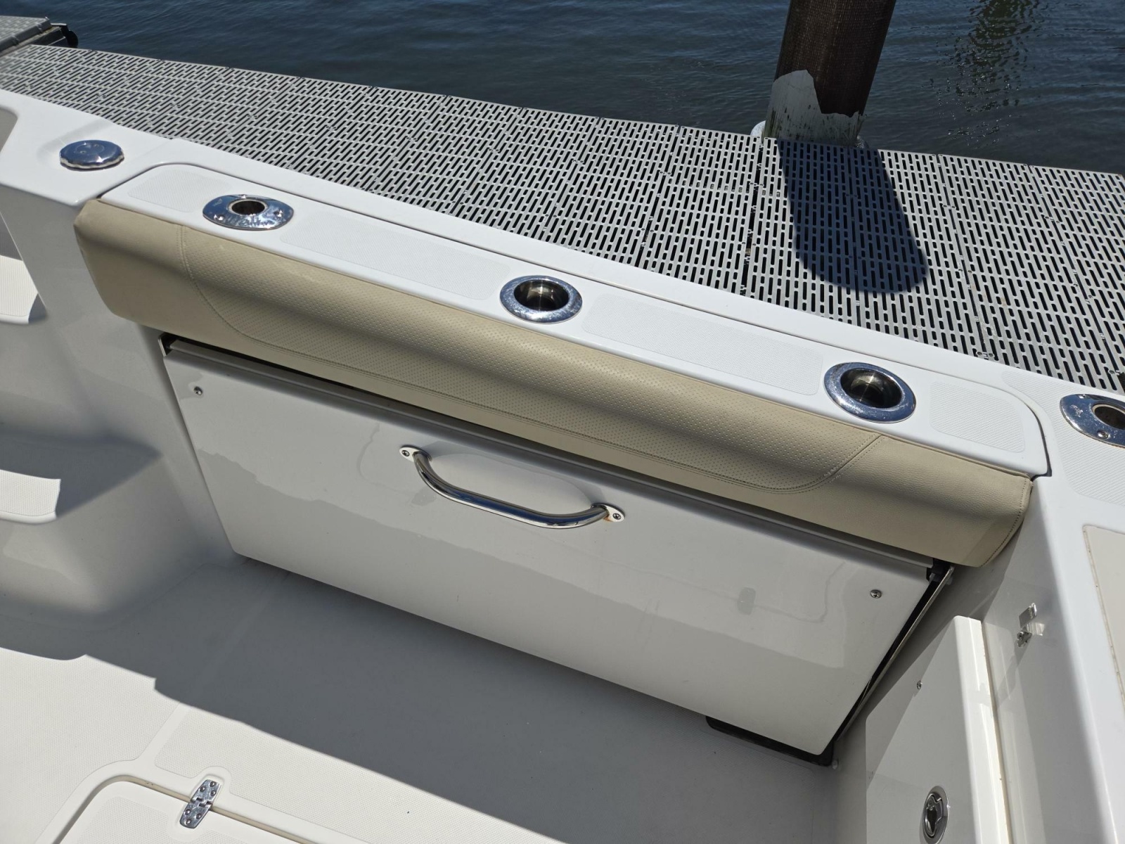 2019 Pursuit 355 Offshore