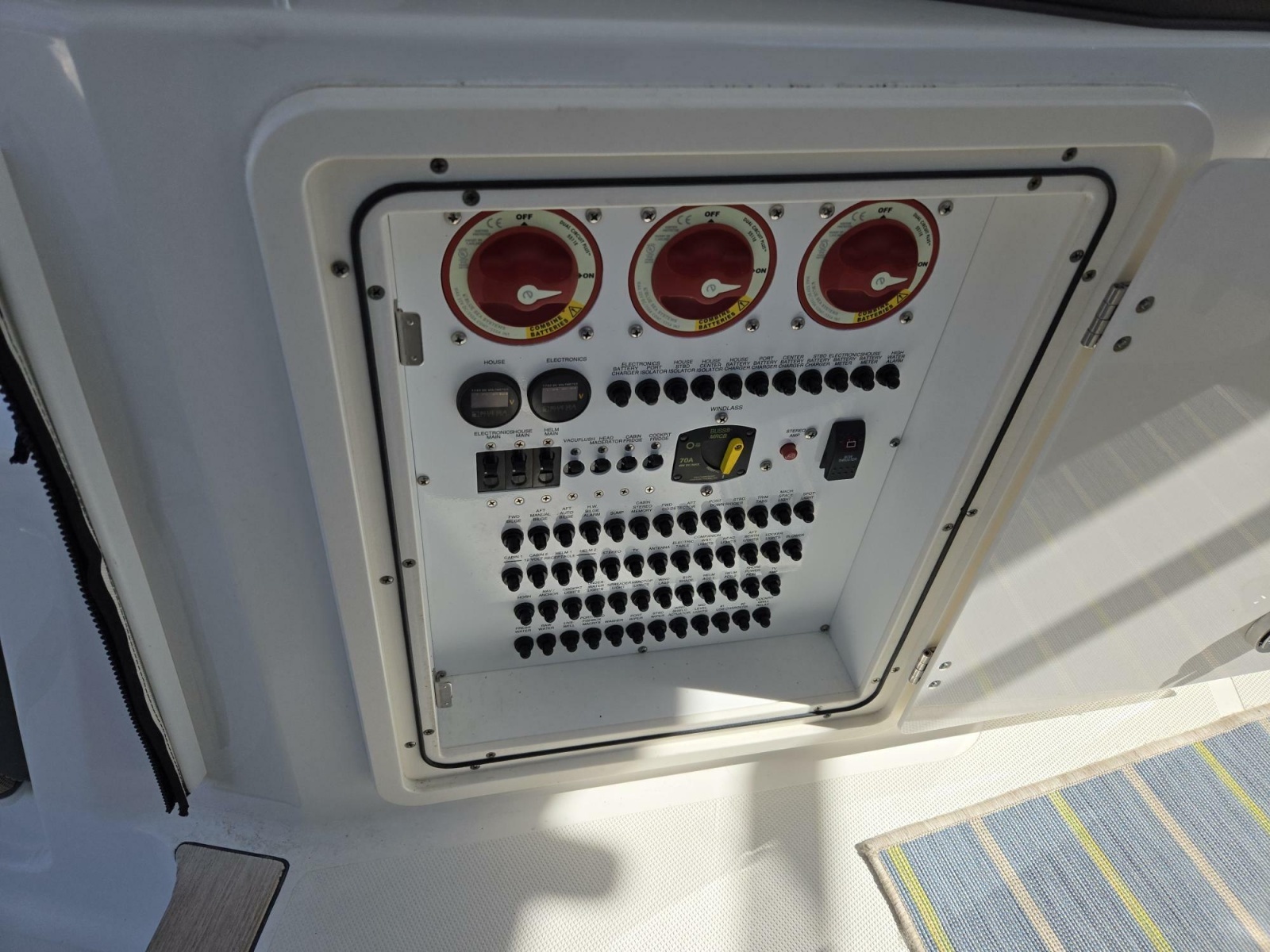 2019 Pursuit 355 Offshore