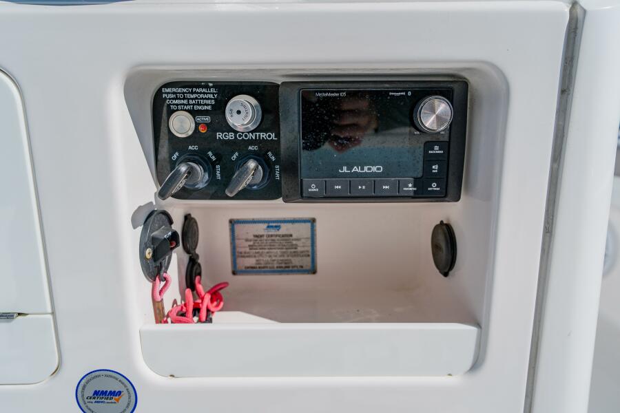 28' 2022 Caymas 28 HB