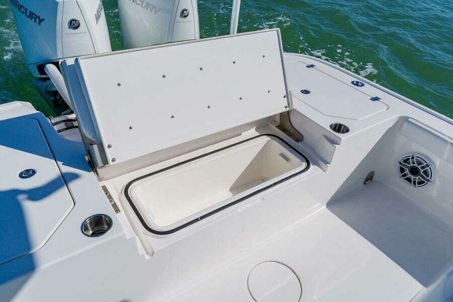 28ft Caymas Yacht For Sale