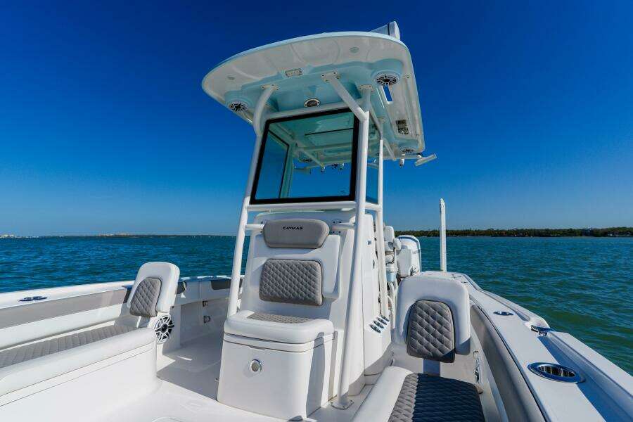 28ft Caymas Yacht For Sale