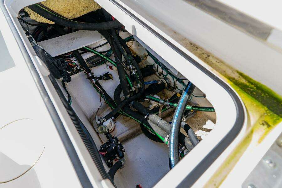 28ft Caymas Yacht For Sale