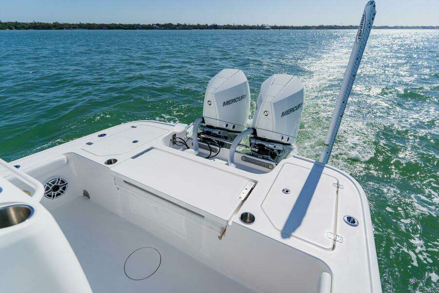 28ft Caymas Yacht For Sale
