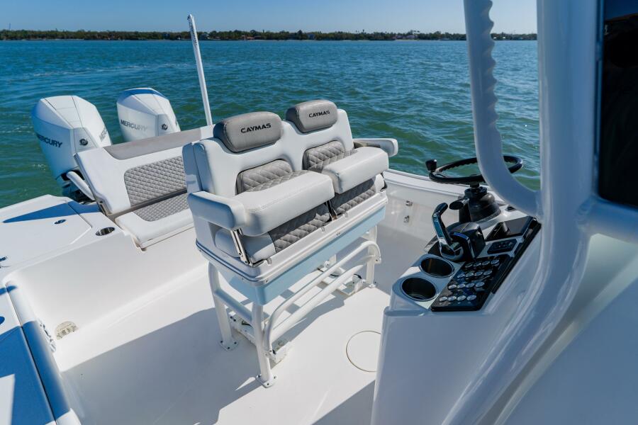 28' 2022 Caymas 28 HB