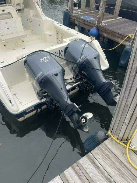 Encore 33ft Pursuit Yacht For Sale