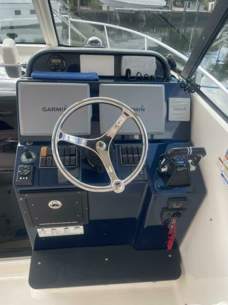 33' 2014 Pursuit OS 315