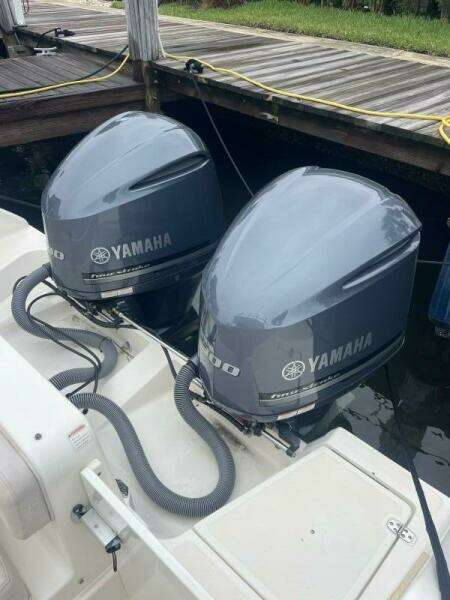 Encore 33ft Pursuit Yacht For Sale