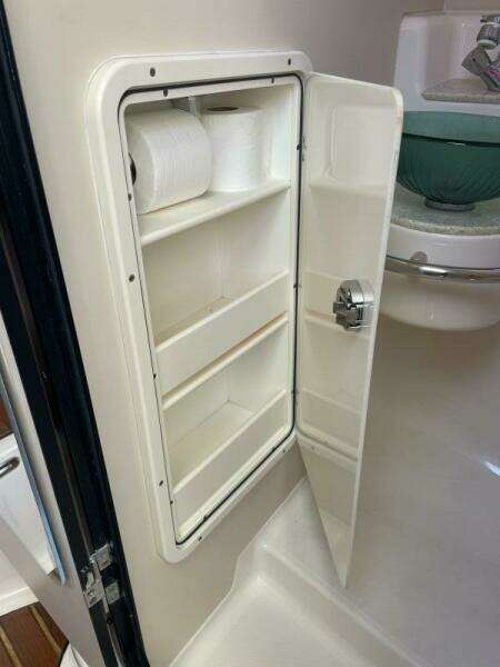 Encore 33ft Pursuit Yacht For Sale