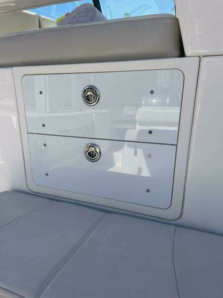 Encore 33ft Pursuit Yacht For Sale