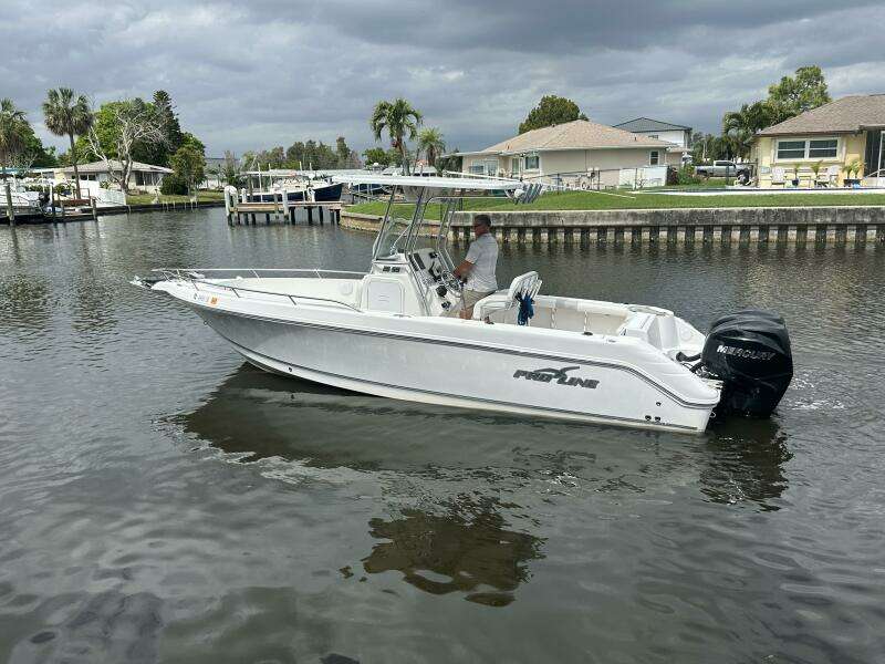 26ft Pro Line Yacht For Sale