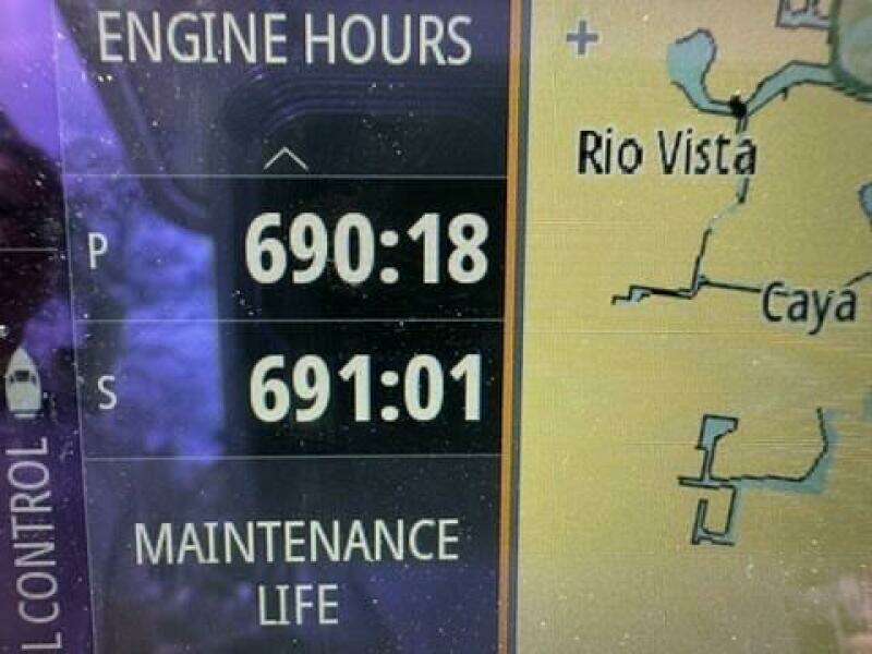 26ft Pro Line Yacht For Sale