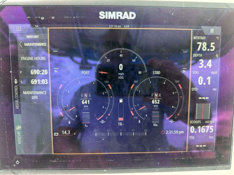 26ft Pro Line Yacht For Sale